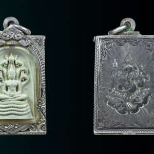 ตลับเงินแท้ มือสอง ใส่พระสมเด็จ เป็นตลับเงินเก่างานเข็ม แกะมือช่างทอง (ไม่รวมพระ) หายางานเก่าแบบนี้ สูง 4.5 cm กว้าง 3 cm หนา 1 cm งานเข็มปิดสนิท มีมาไม่บ่อยครับ รับชื้อตลับเงินเก่า ตลับพระ กรอบทอง กรอบเงิน มือสอง รับจัดหาตลับพระ กรอบพระ เลี่ยมพระ “เมื่อเราคิดถึงท่าน ท่านก็จะมาอยู่ในใจเรา เมื่อใดที่เรามีทุกข์ร้อนใจ เพียงระลึกถึงคำสอนของท่าน ท่านก็จะมาอยู่ข้างเรา…..” พลศรีทอง พระเครื่อง โดย บู เชียงราย ราคา คือ สิ่งที่คุณจ่ายไป ….คุณค่า คือสิ่งที่คุณได้รับ web (main) พระเครื่อง : บู เชียงราย ร้านพลศรีทอง พระเครื่อง Web ( มุมพระ) : มุมพระ https://www.mumpra.com/shop.php?shopid=507 Facebook : https://www.facebook.com/ponsrithong/ IG : https://www.instagram.com/bu_chiangrai.amulet/ This amulet get a lifelong warranty. If you are audited there was spurious. My shop (Ponsrithong Amulet) Refund the full amount lifelong. And in the future if you want to sell amulet with the warranty card. The Center amulet welcomes to buy in the market price of 20%. by bule chiangrai +66877124640