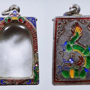 ตลับเงินแท้ลงยาเต็ม มือสอง ใส่พระสมเด็จ เป็นตลับเงินเก่างานเข็มปิดสนิท แกะมือช่างทอง ใบที่ 6