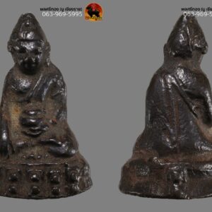 พระชัยวัฒน์อุ้มบาตร เป็นพระชัยวัฒน์ยุคแรกของ อาจารย์เทพย์ สาริกบุตร เททอง ณ พระอุโบสถวัดเทพธิดาราม #ในวันมหาเพ็ชร์ฤกษ์