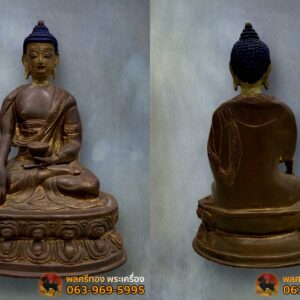 พระบูชาพระศากยมุนีพุทธเจ้าแห่งเนปาล-ธิเบต หน้าตัก 3.8 นิ้ว ฐาน5.5นิ้ว เนื้อสัตตะโลหะ พระครูบาบุญชุ่มนำเข้าและทำพิธีจากธิเบต