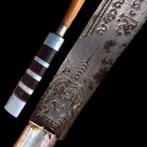 มีดหมอหลวงพ่อบุญมี วัดเขาสมอคอน (ช่างตุ๋ย) ใบมีดเหล็กดำ ยุคกลาง