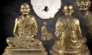 พระบูชา รูปเหมือนหลวงปู่ดู่ ฉลองอายุ 78 ปี ขนาด 5 นิ้ว ปี 2525 เ