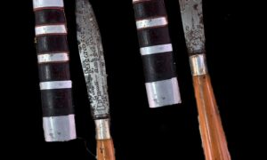 มีดหมอหลวงพ่อบุญมี วัดเขาสมอคอน (ช่างตุ๋ย) ใบมีดเหล็กดำ ยุคกลาง งานตอกใบมีดยันต์พระเจ้า