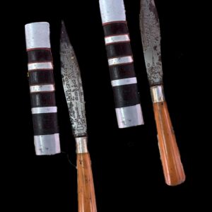 มีดหมอหลวงพ่อบุญมี วัดเขาสมอคอน (ช่างตุ๋ย) ใบมีดเหล็กดำ ยุคกลาง งานตอกใบมีดยันต์พระเจ้า